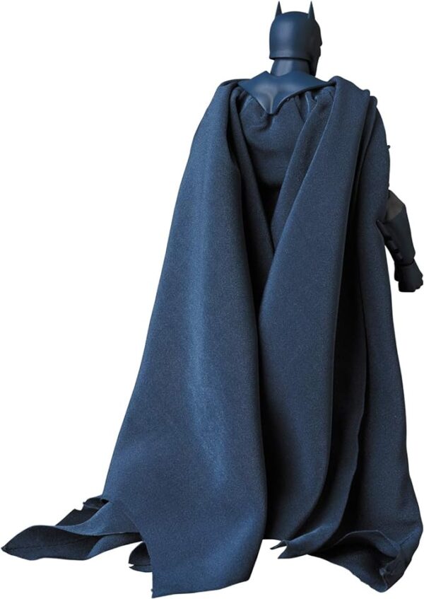 Medicom DC Comics: Batman Hush Mafex Action Figure - Image 2